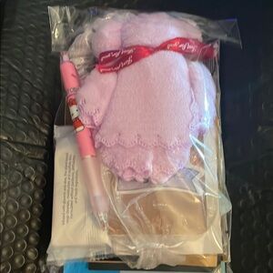 21 piece BUNDLE: Including 👁️ 👄 and face 🎭.